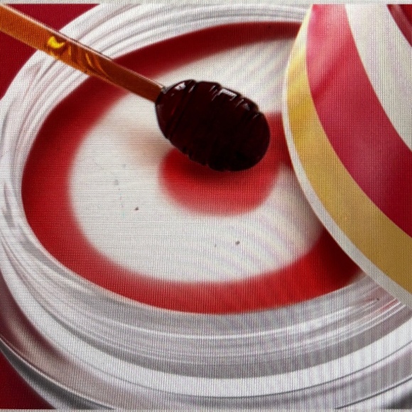 STRAWBERRY SHORTCAKE Bee Balm Limited Edition NIP SOLD OUT ONLINE - Picture 9 of 10